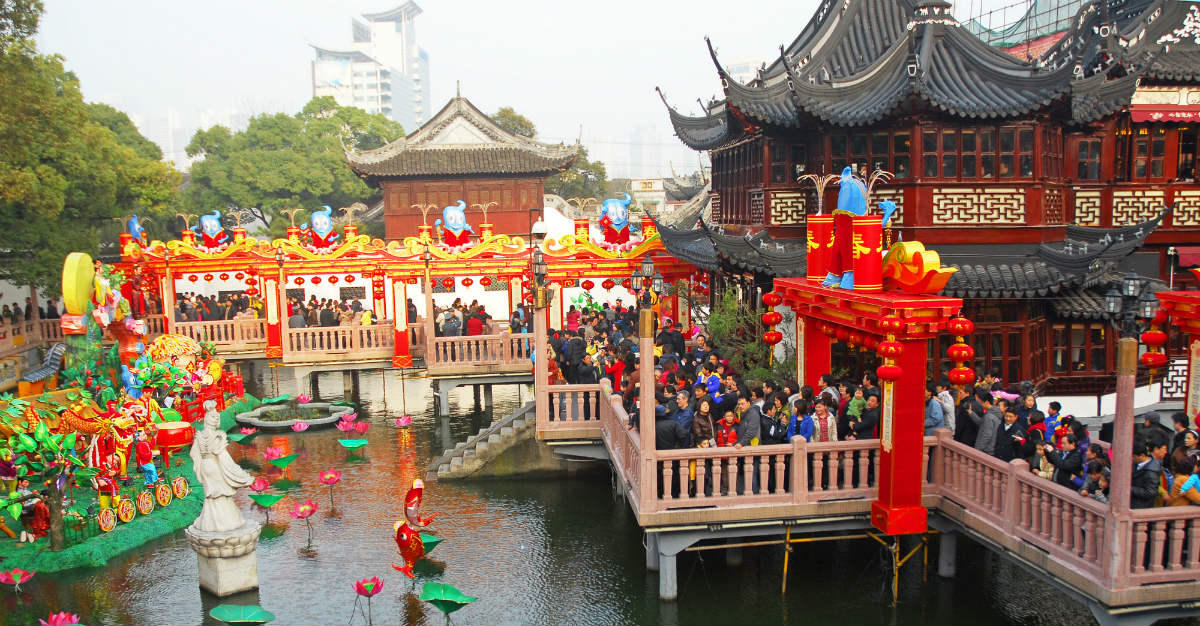 Lanterns at Dongyue Temple