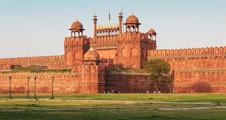 Tourists Sightseeing at the Red Fort